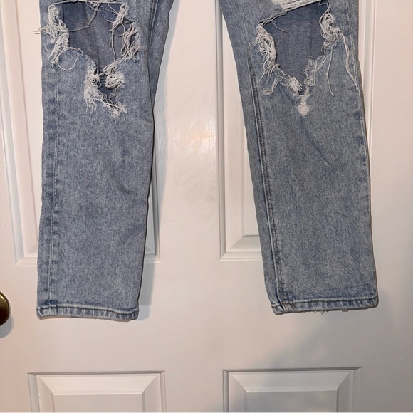 American Eagle Light Wash super high rise ankle straight distressed jeans 0P - Picture 8 of 16
